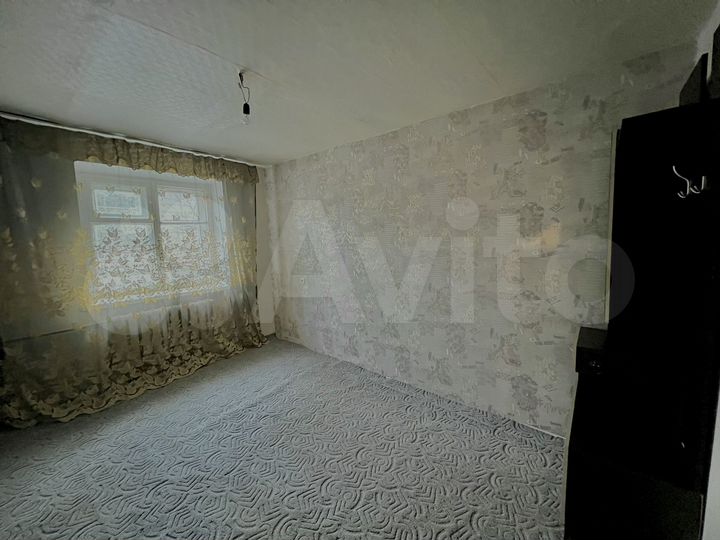 Комната 12 м² в 6-к., 1/3 эт.