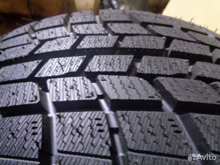 Goodyear Ice Navi 6 225/40 R18