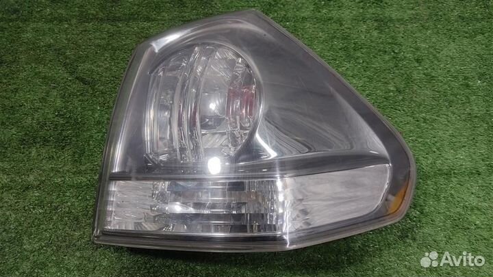 Фонарь задний наружный правый Lexus RX300 (MCU35)