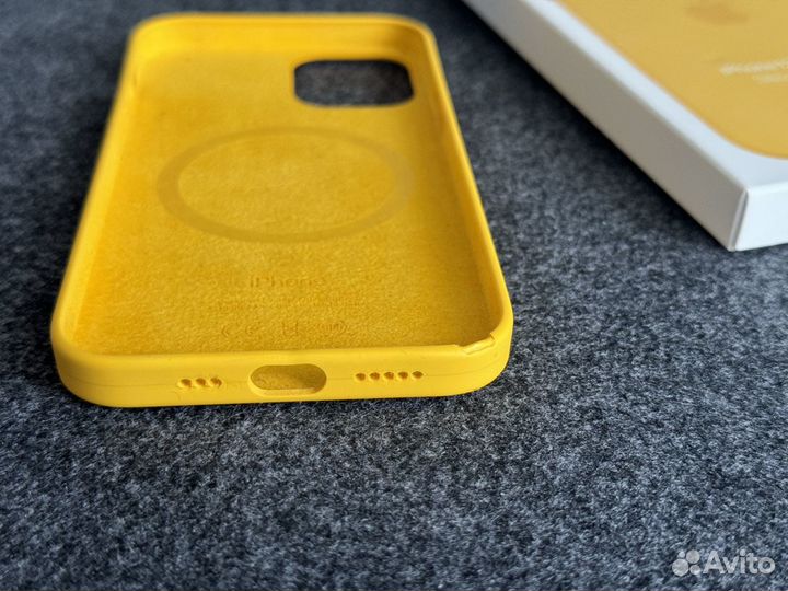 Чехол Apple Silicone Case iPhone 12 / 12 Pro