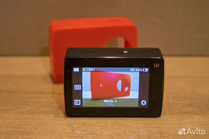 Экшн камера Xiaomi Yi 4k и аксессуары