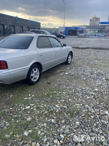 Toyota Vista 1.8 AT, 1996, 250 000 км