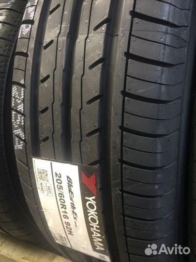 Yokohama Bluearth ES32 205/60 R16