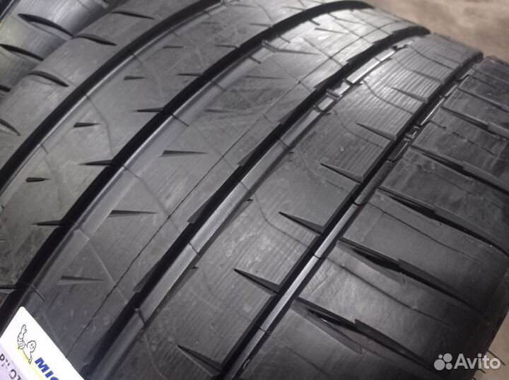 Michelin Pilot Sport 4 S 315/30 R21 и 275/35 R21 105Y