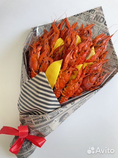 Съедобные букеты для мужчин из раков, колбасы