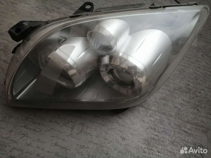 Фара левая Toyota Avensis 2006-2009 год Рестайлинг