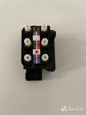 Блок клапанов пневмоподвески audi A6 C5 allroad A8