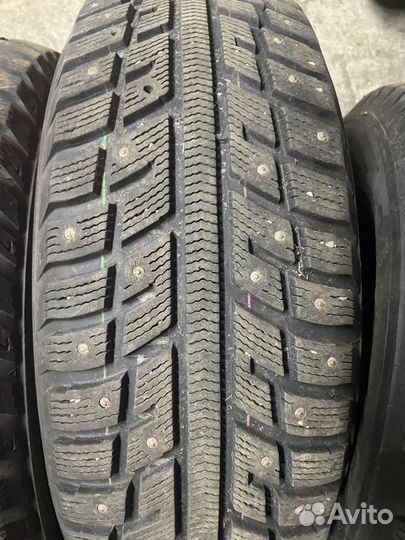 Kumho I'Zen KW22 215/65 R16