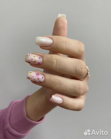 Маникюр и педикюр