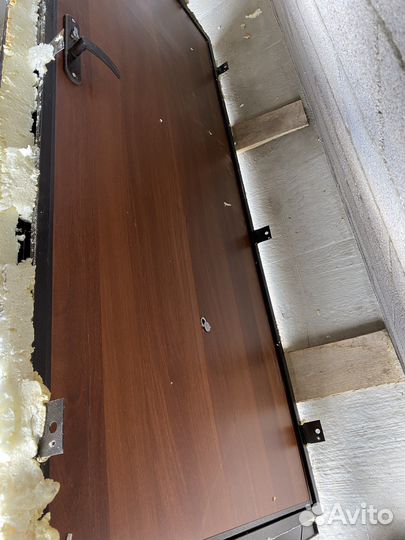 Дверь входная металлическая