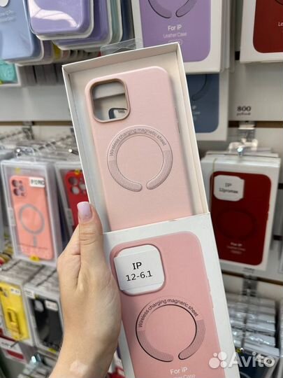 Кожаные чехлы на iPhone 12