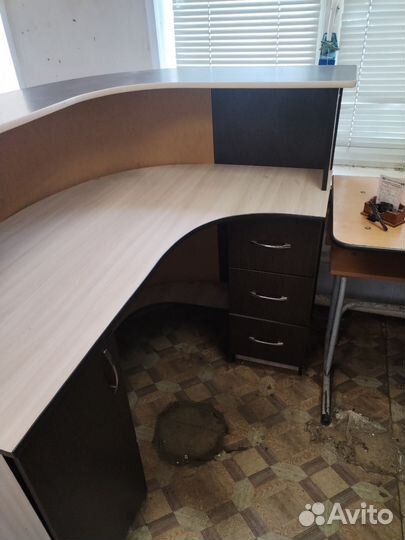 Стойка ресепшн бу