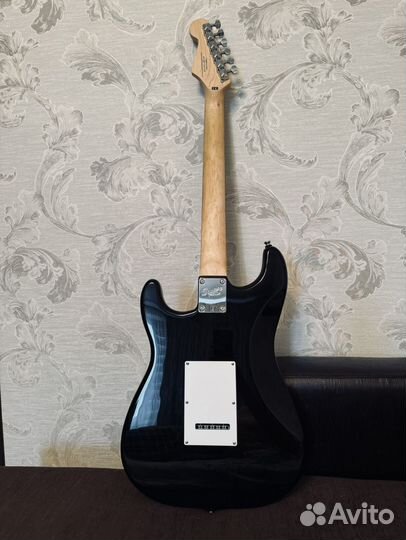 Fender squier bullet w/trem hss blk электрогитара