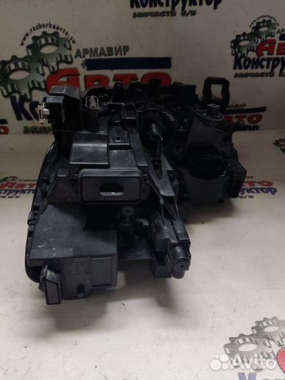 Фара передняя правая Volkswagen Polo