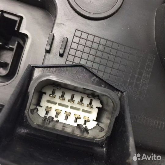 Фары на peugeot 308, 408 новые