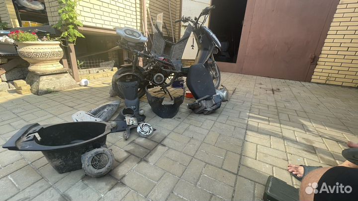 Скутер 150 целиком или на запчасти