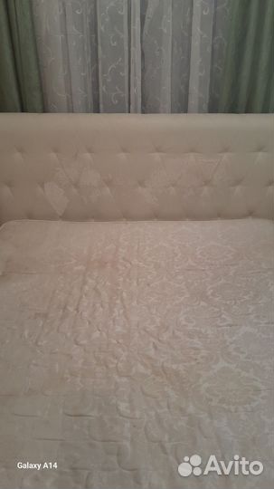 Кровать двухспальная с матрасом бу
