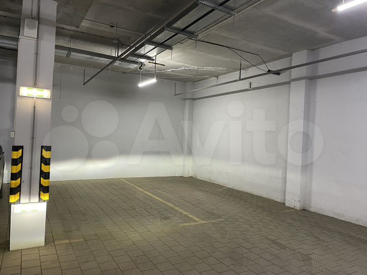 Машиноместо, 20 м²