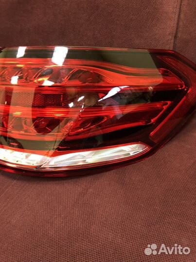 Фонарь задний на Мерседес 212