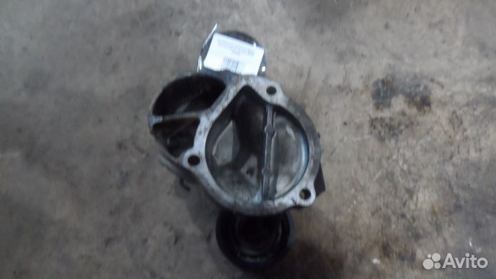 Натяжитель ремня в сборе с кронштейном Scania R420