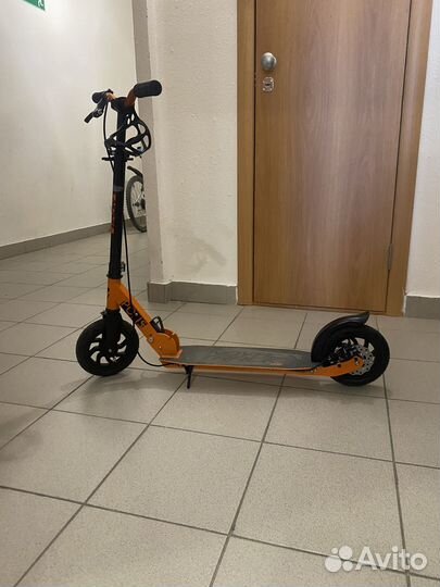 Самокат городской novatrack polis 200