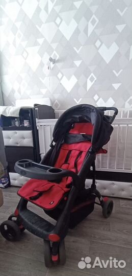 Продам прогулочную коляску