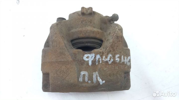 Суппорт передний левый Renault Fluence