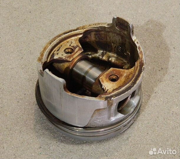 Поршень Nissan Maxima J30 VG30