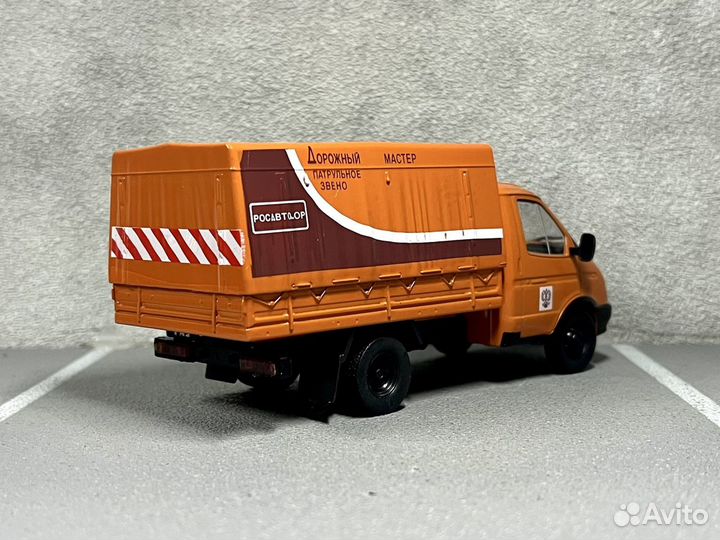 Коллекционная модель Газ-3302 Газель 1:43 DeA