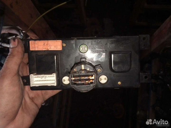 Блок управления отопителем Hyundai Elantra