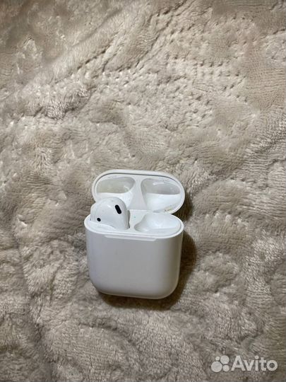 Airpods 2 поколение кейс и левый наушник