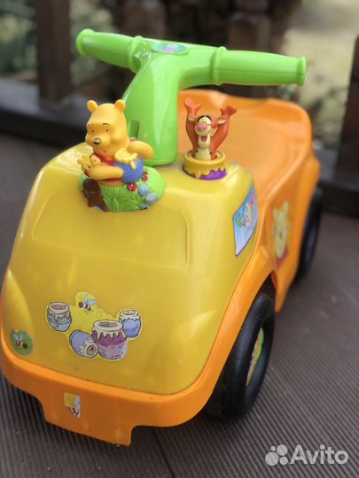 Машинка-каталка (толокар) / игрушки детские