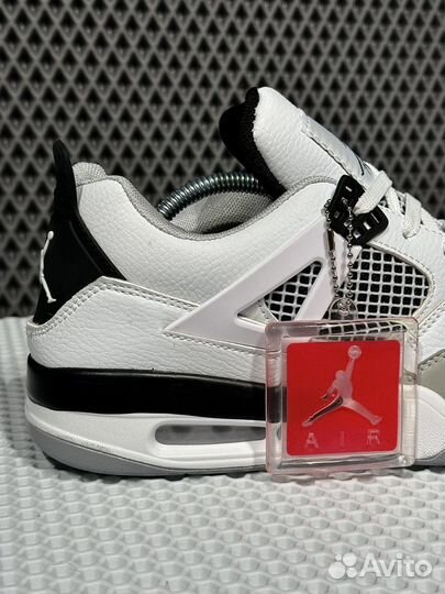 Кроссовки Nike Air Jordan 4