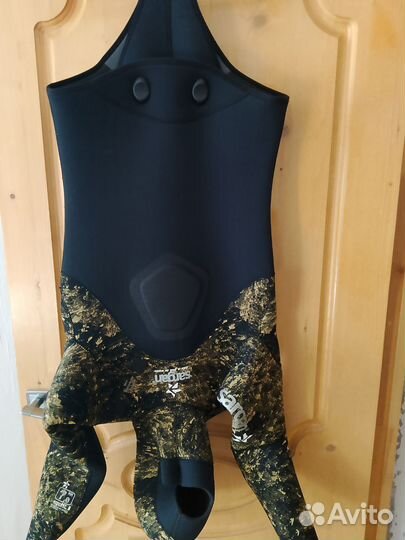 Подводный костюм