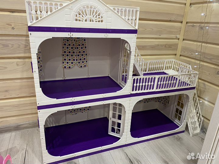 Домик для кукол и мебель для кукол