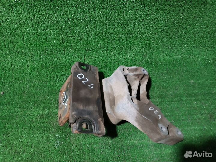 Кронштейн кпп Opel Corsa D (2006—2010)