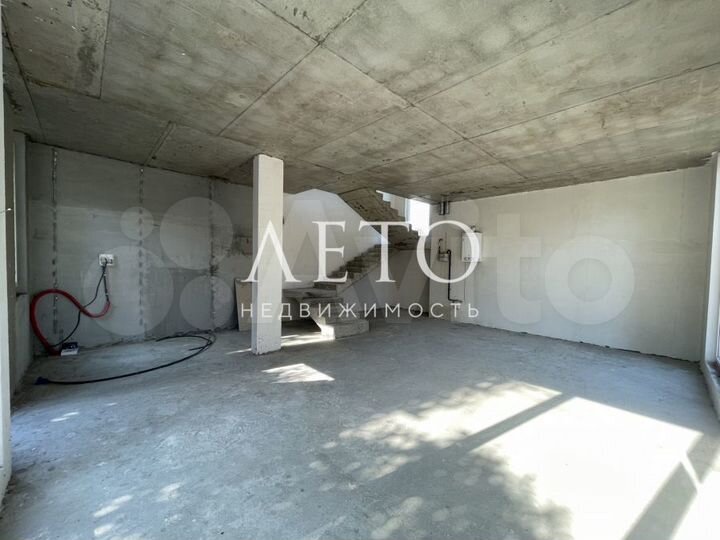 Дом 217,3 м² на участке 4,7 сот.