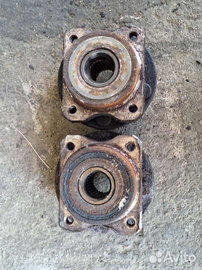 Ступица передняя Dodge Caravan 1996-2000