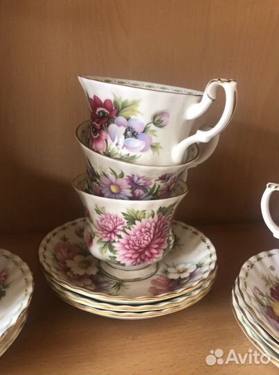 Костяной фарфор Royal Albert 1970, серия «Месяцы»