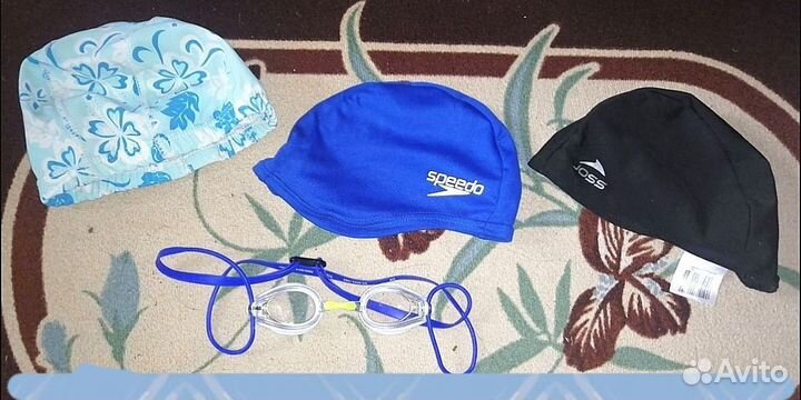 Шапочки и очки для плавания