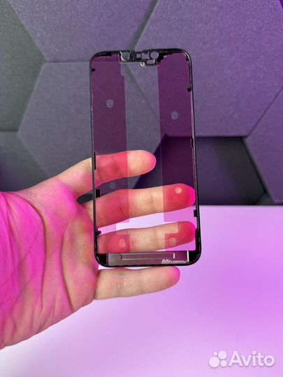 Рамка дисплея на iPhone 14