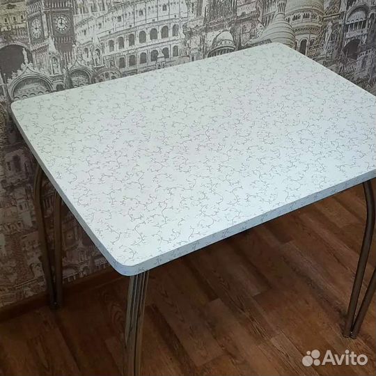 Кухонный стол