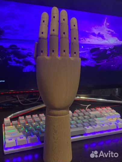 Деревянная рука IKEA