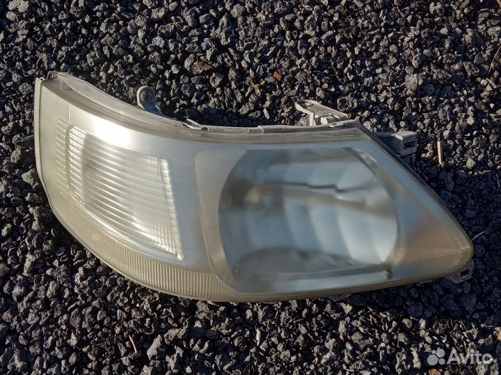 Фара с поворотником Nissan Serena