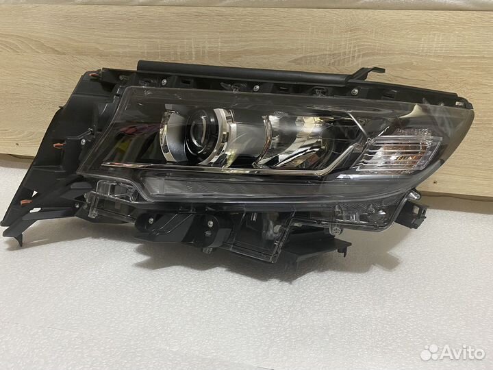 Фара Toyota Land Cruiser Prado 150 левая