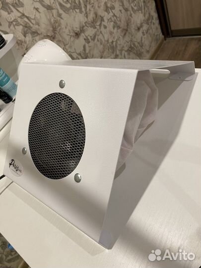 Маникюрная вытяжка