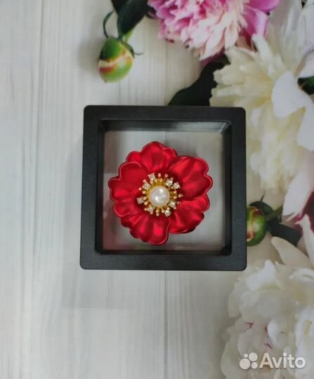 Брошь подвеска аленький цветок