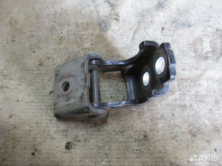 Петля двери задней левой нижняя Renault Fluence 20