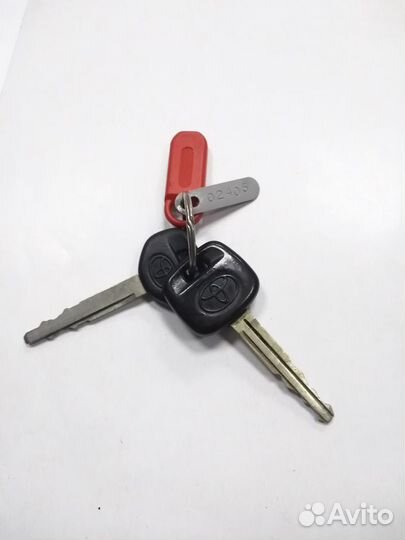 Ключи Тойота Карина Е