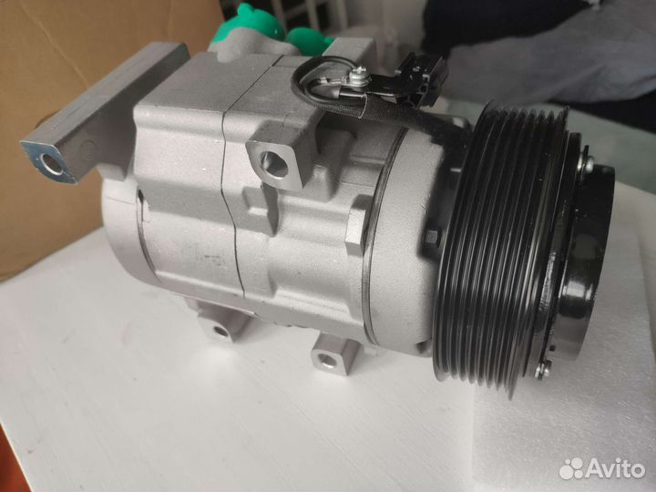 Компрессор кондиционера Hyundai grand starex